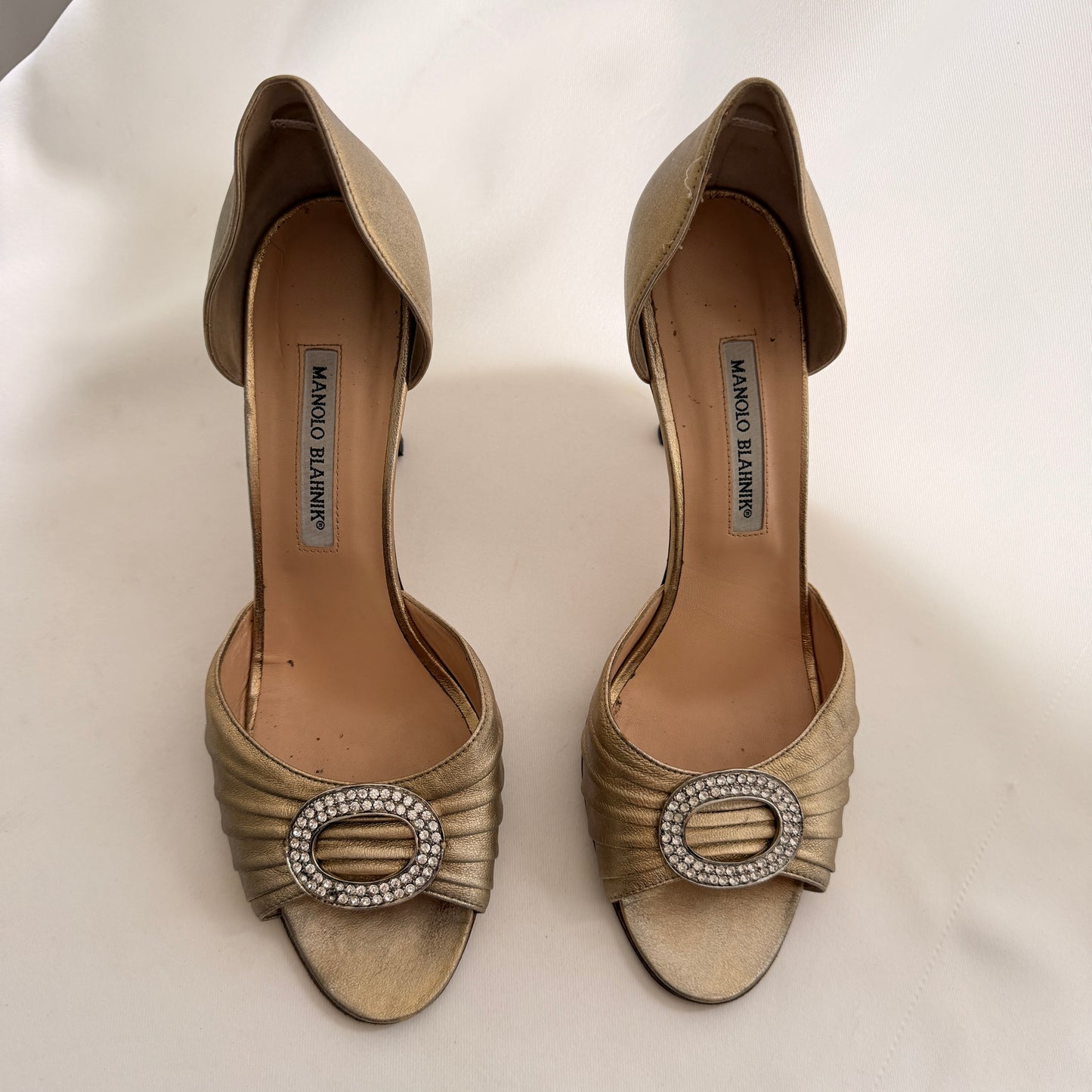 Manolo Blahnik Sedaraby Crystal d'Orsay Heels - Gold
