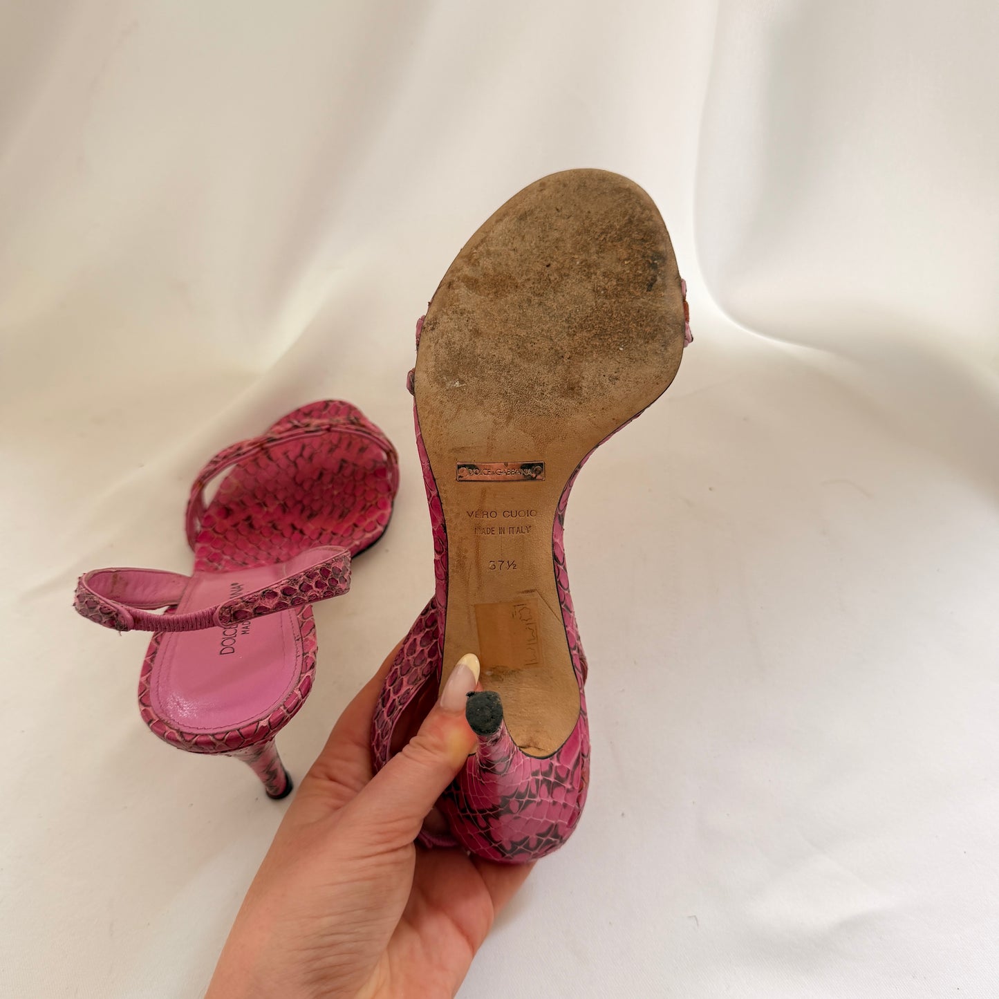 D&G Whips Pumps in Fuxia (37.5)
