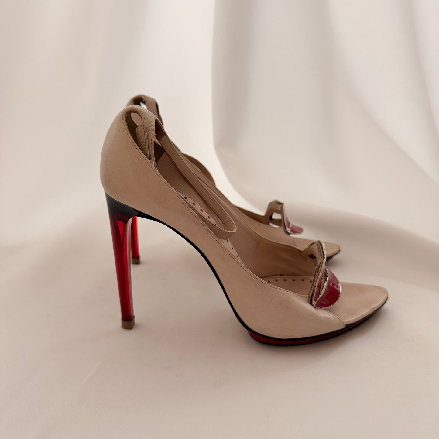 Yves Saint Laurent Lips Heels