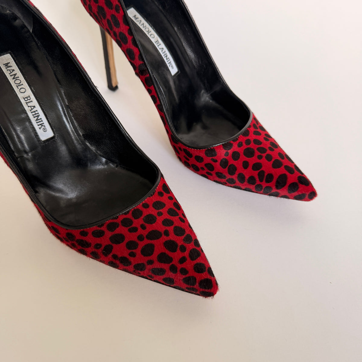 Manolo Blahnik BB Pump in Red/Black Haircalf  (37.5)