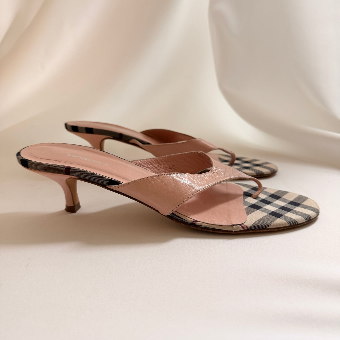 Vintage Burberry Pink Nova Check Flip Flop Heels
