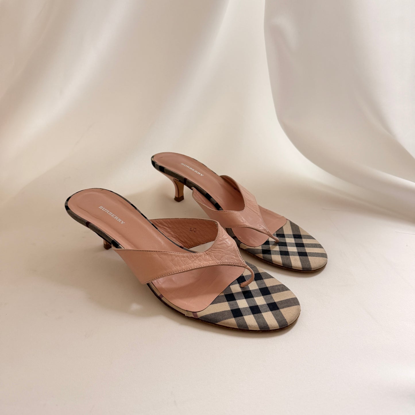 Vintage Burberry Pink Nova Check Flip Flop Heels
