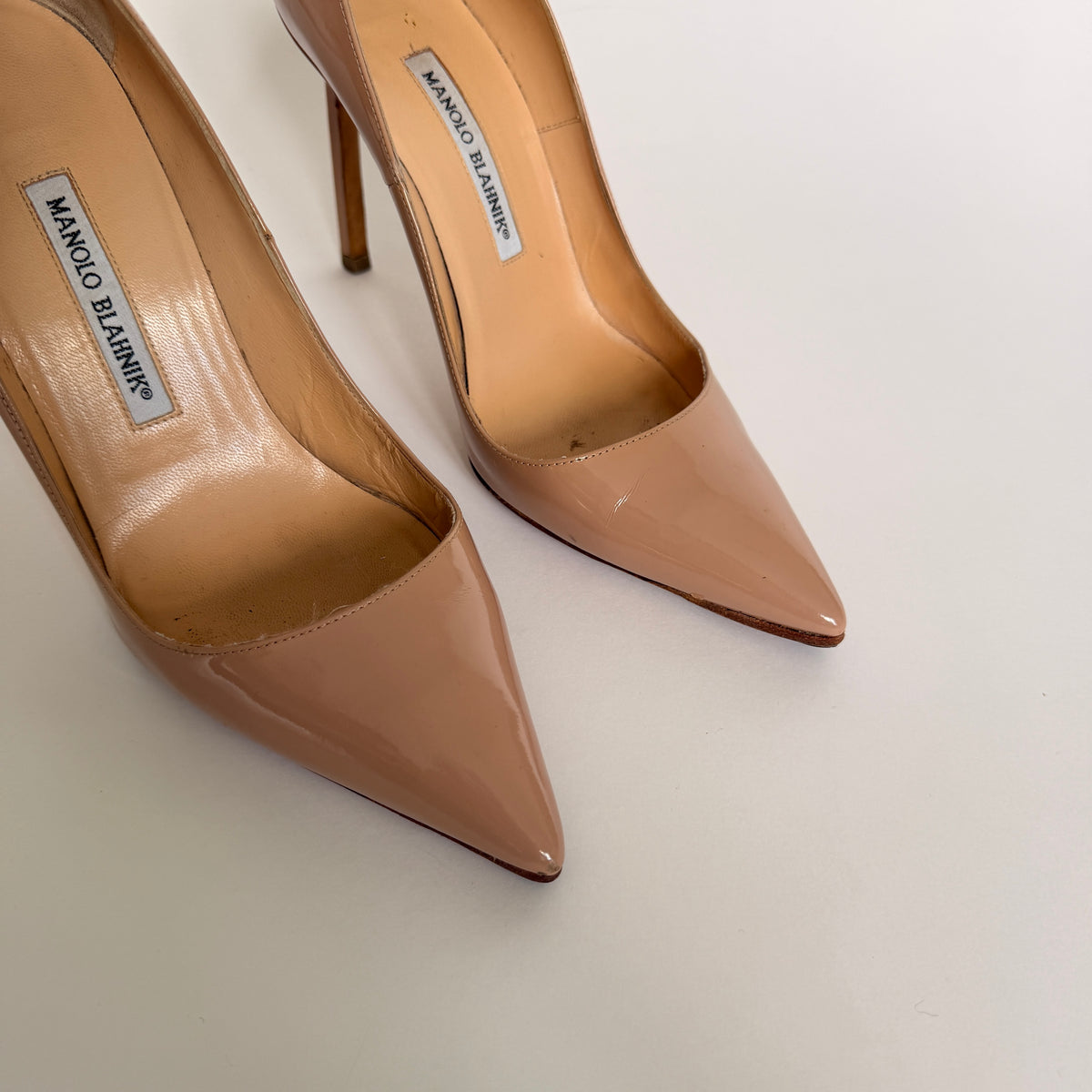 Manolo Blahnik BB Pump in Nude Patent (38)